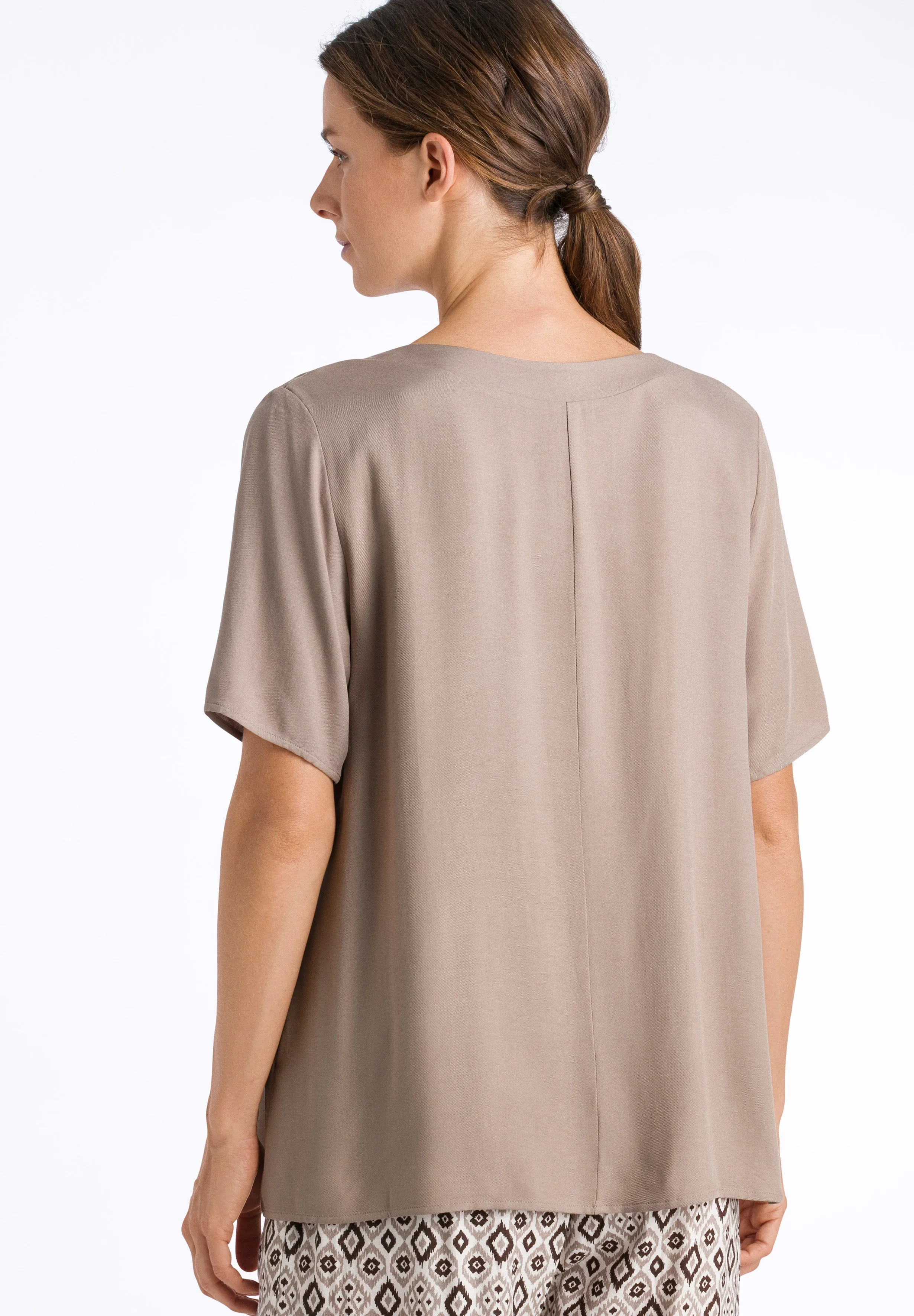 Favourites Flowy V-Neck Top | Cobblestone 78607-1859