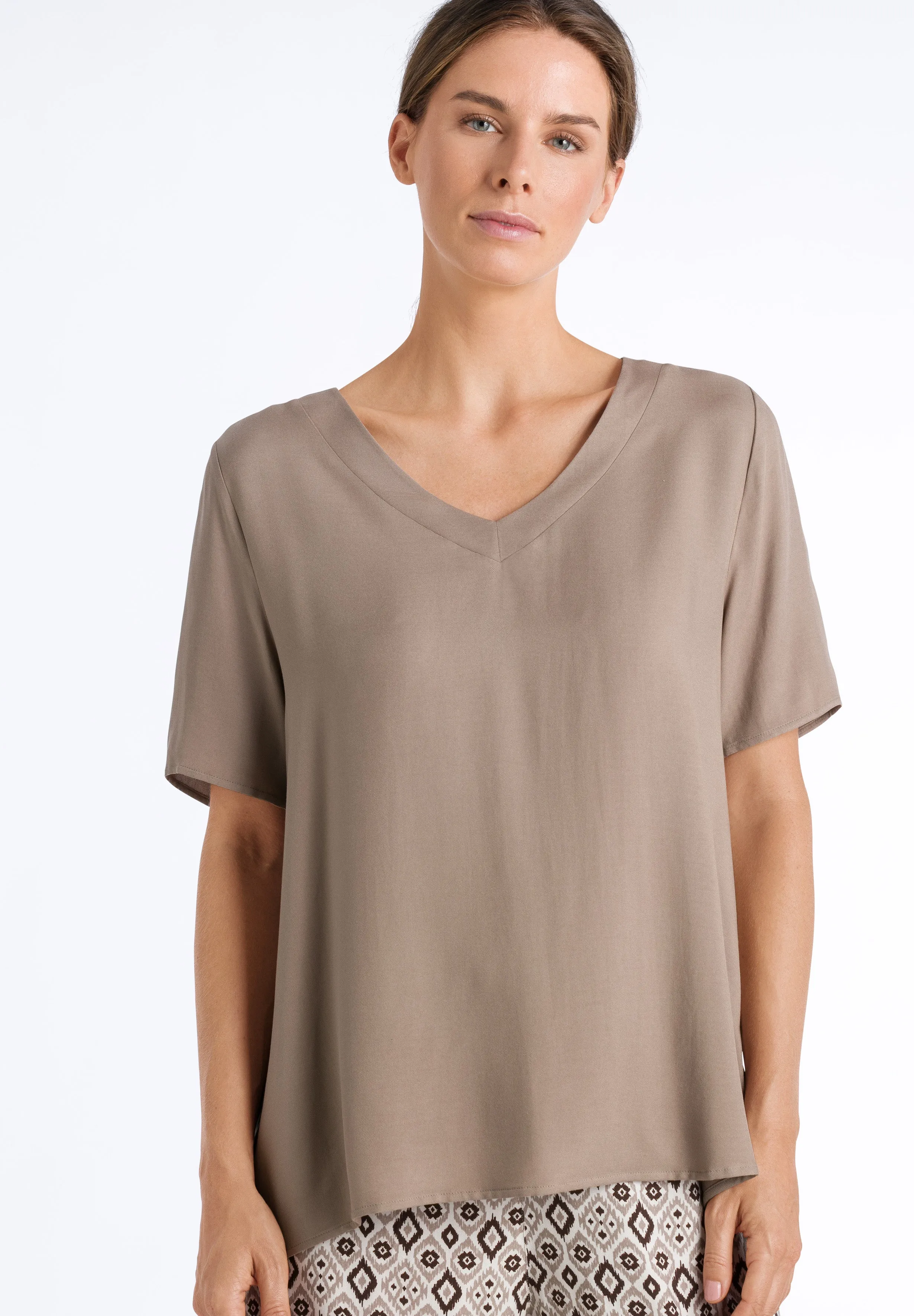 Favourites Flowy V-Neck Top | Cobblestone 78607-1859