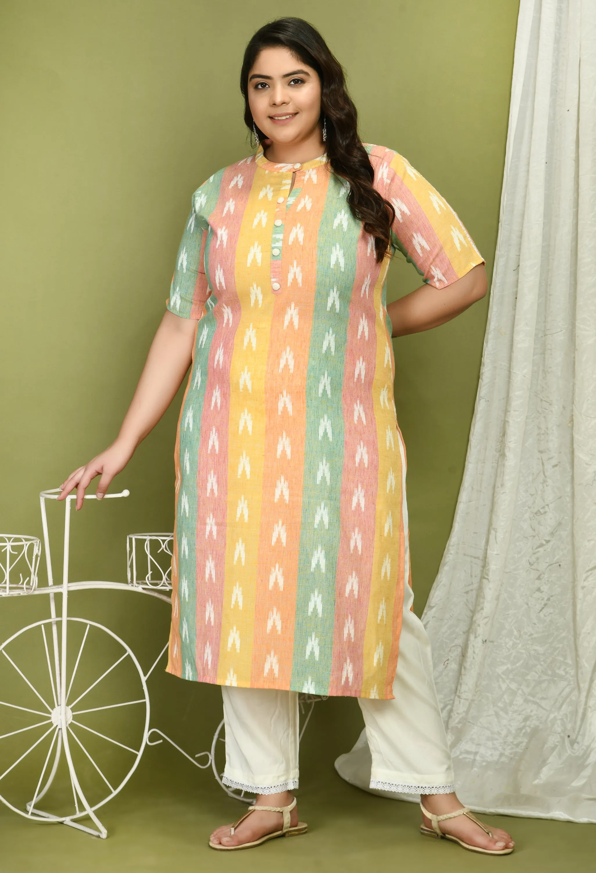 Plus Size Dramatic Multicolored Kurta Pant Set