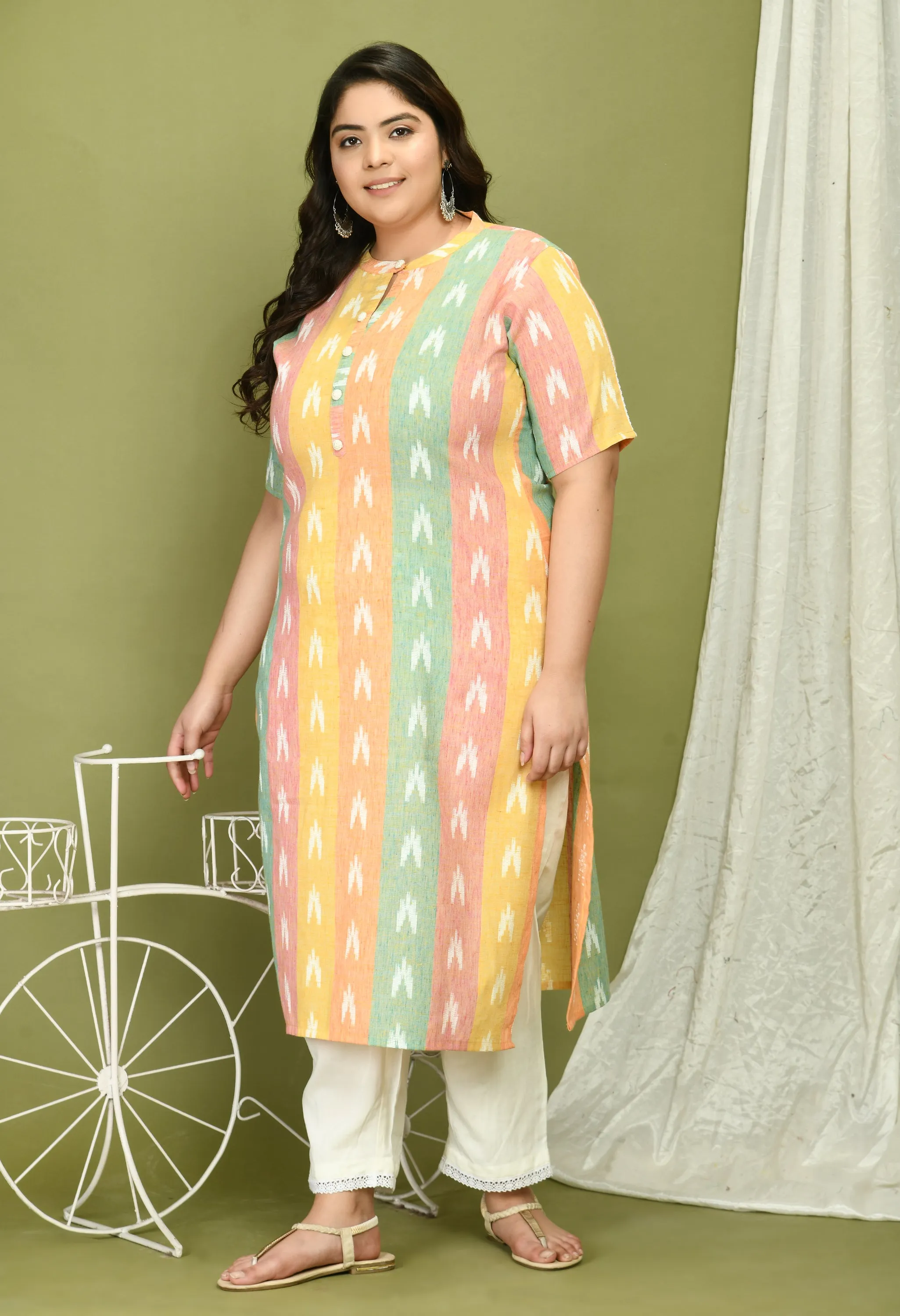 Plus Size Dramatic Multicolored Kurta Pant Set